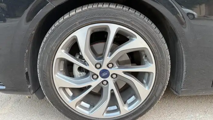 فورد تورس 2022 فل كامل تيتانيوم 30