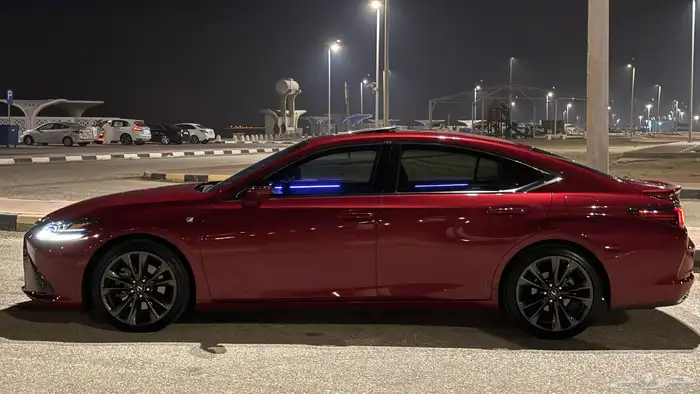 لكزس ES موديل 2020 فئة F SPORT ممشى قليل 18