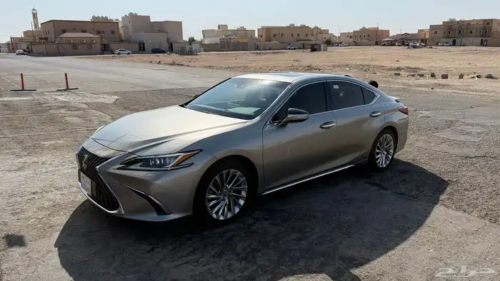 للبيع لكزس 2023 es350 5