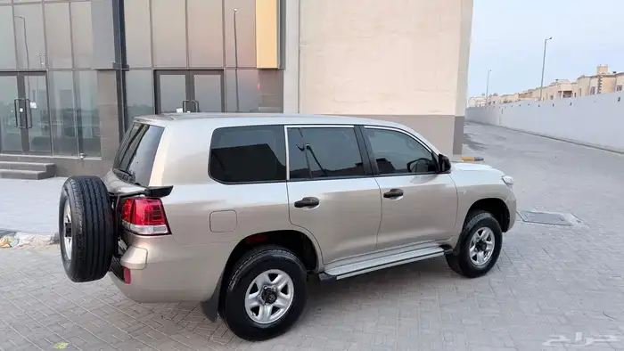 لاندكروزر ستاندر 2008 وارد قطر (قير عادي) V6 اقبل البدل 10