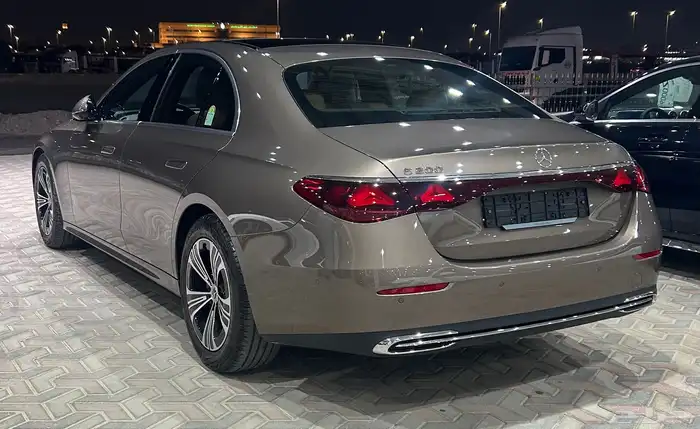 مرسيدس E200 موديل 2025 3