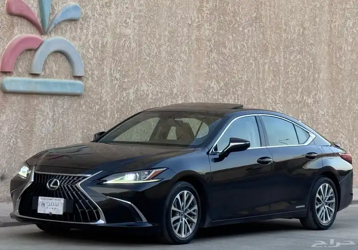 لكزس ES300 H 2022 بحالة ممتازة 5