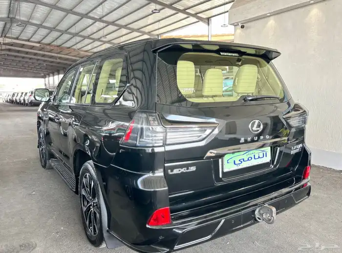 جيب لكزس2021 LX مخزن بلاك دشن عداد 35 الف كيلو 8