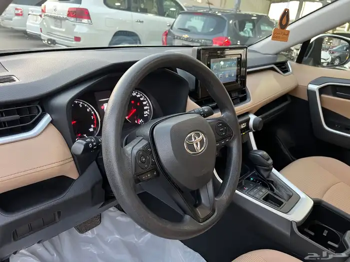 تويوتا راف فور 2022 استاندر دبل بنزين 12