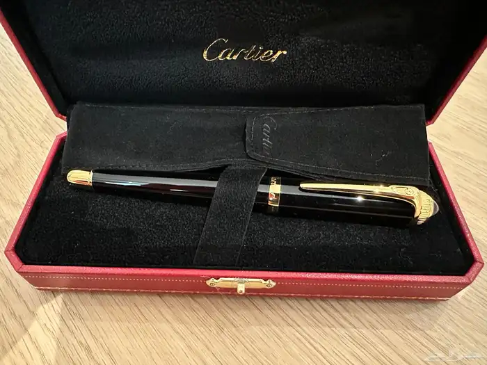 قلم Cartier رودستر رولربول لون أسود وذهبي 0