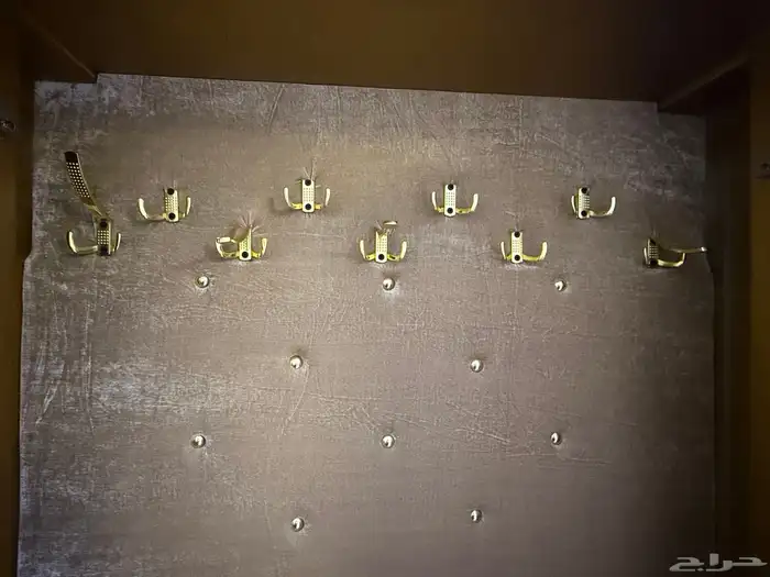 دولاب عبايات نظييف 1