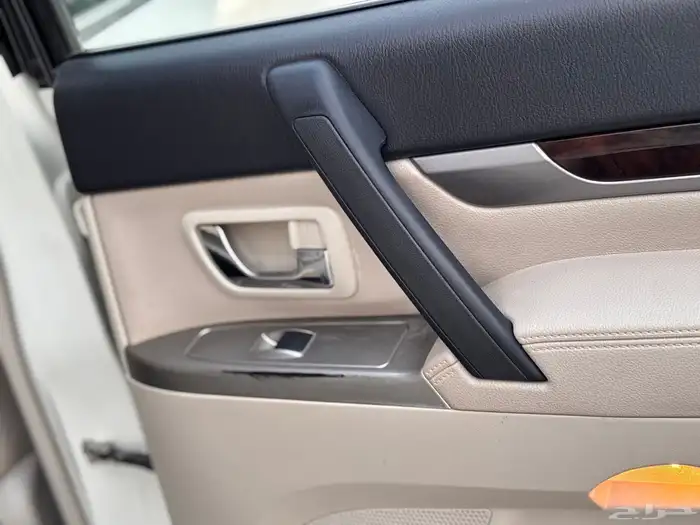 ميتسوبيشي باجيرو GLS 2022 20