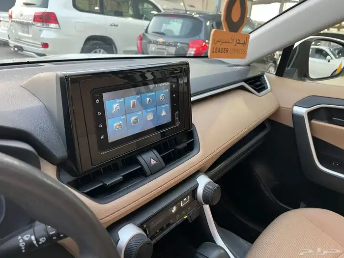 تويوتا راف فور 2022 استاندر دبل بنزين 13