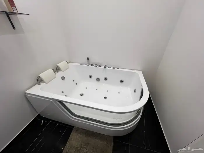 مكيفات اسبيليت وشاشات وثلاجة وجاكوزي 6