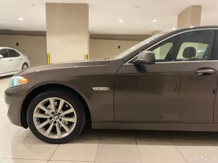 للبيع بي ام 530i 2013 10