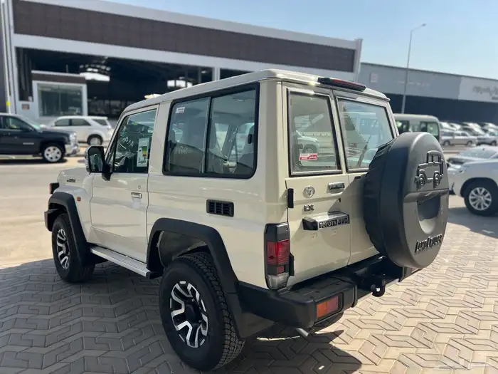 تويوتا ربع 2025 فل كامل سعودي ديزل اصفار صادر لوحات 3