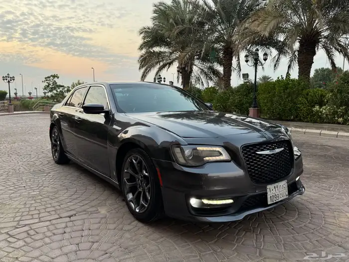 للبيع كرايزلر C300 موديل 2013 مرهم 2020 1