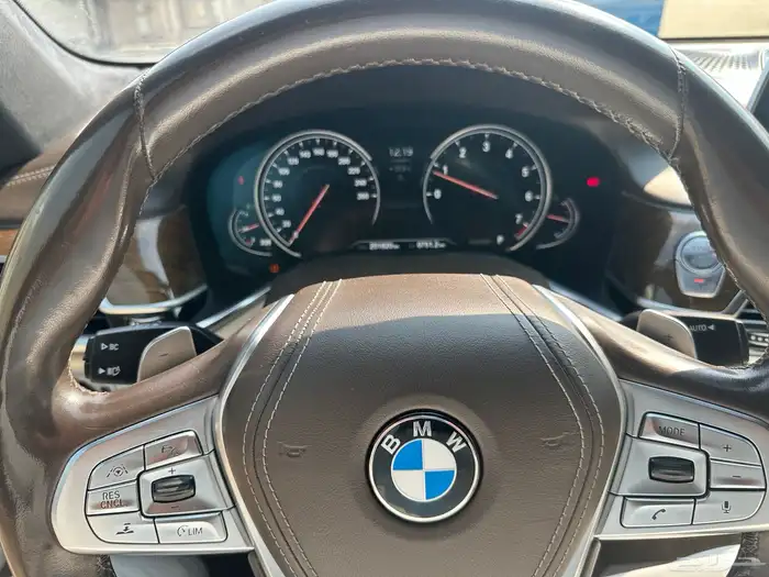 BMW 750Li M kit 2016. للبيع 25