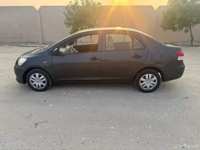 يارس 2013 قير اتوماتيك الدمام 1