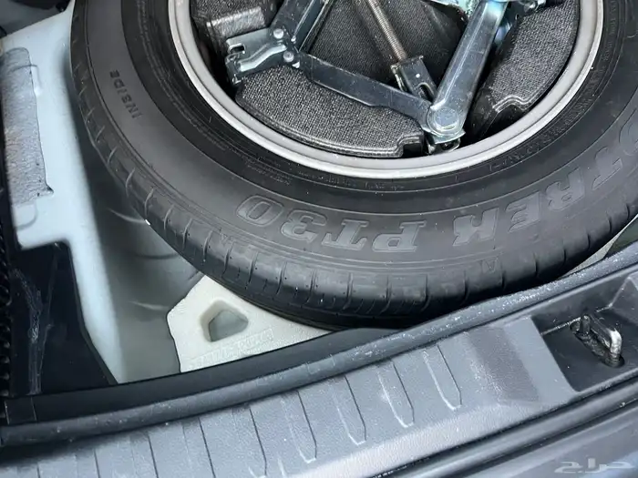 تويوتا راف فور 2022 استاندر دبل بنزين 9