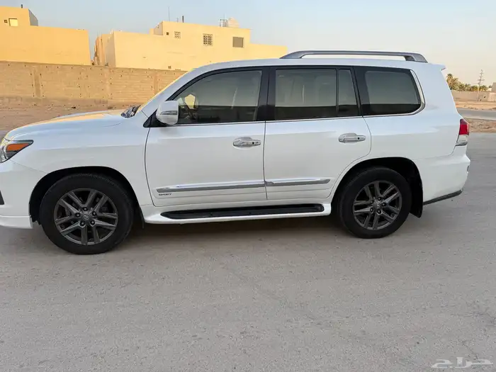 جيب لكزس 15 8