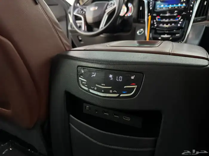 اسكاليد 2019 بريميوم (ملكي) الجميح نظيف جدا 62