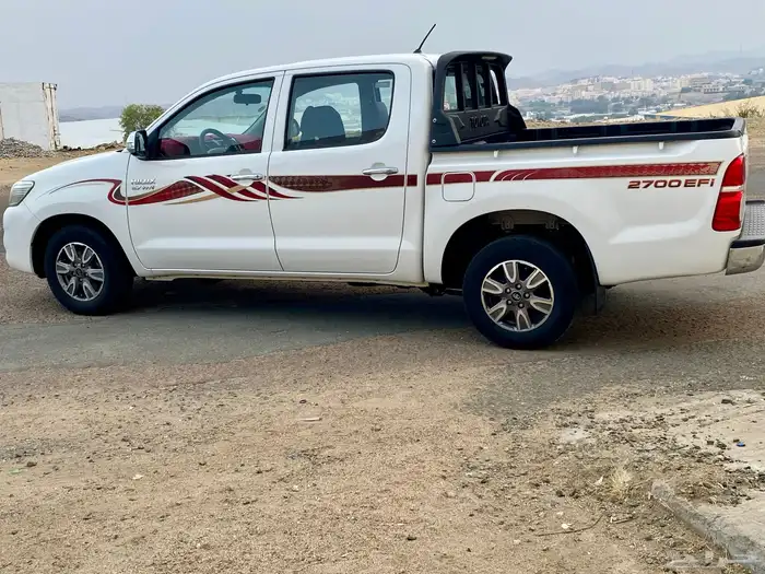 هايلوكس 2013 قير اتوماتيك (مخزن) 3