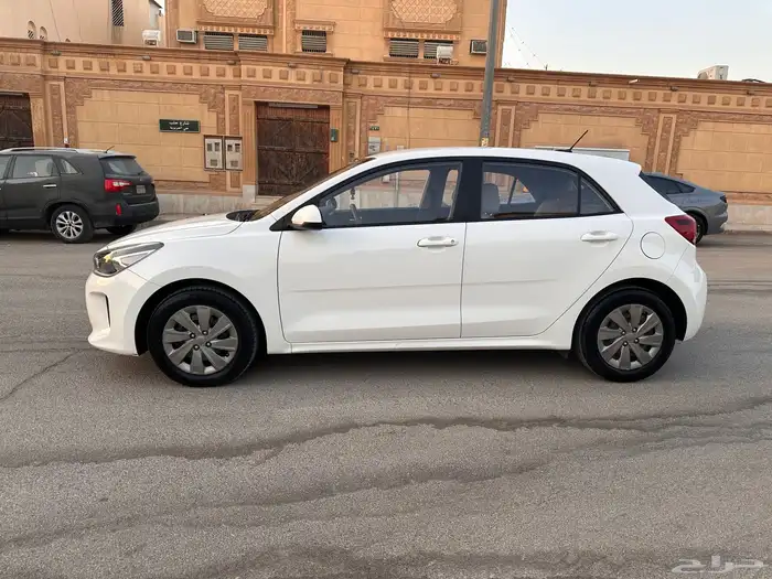 ريو هاتشباك 2020 3