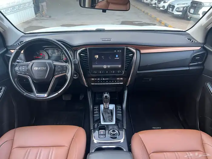 ايسوزو MUX 2022 دبل دفلك فل كامل نظيف جدا لدى قمة الاطلال 37