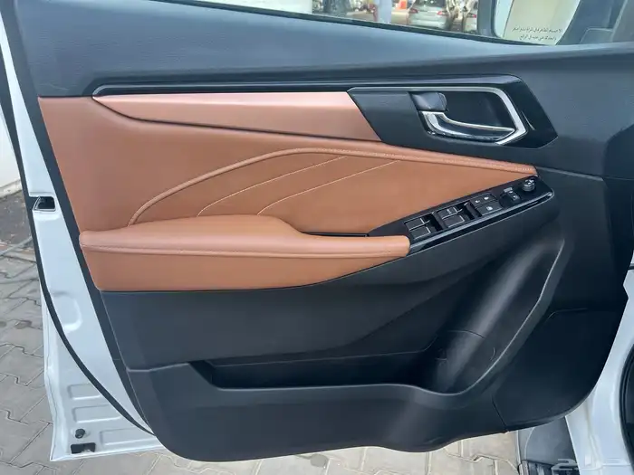 ايسوزو MUX 2022 دبل دفلك فل كامل نظيف جدا لدى قمة الاطلال 46