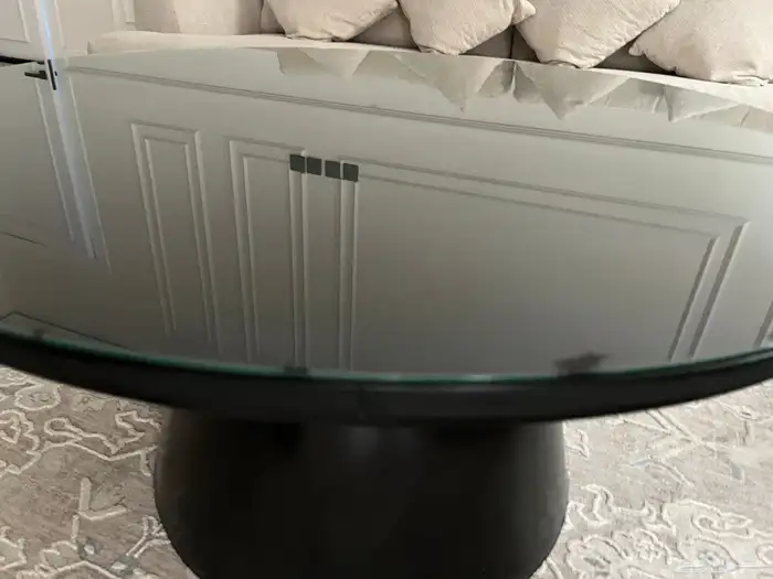 طاوله كبيره خشب اسود بمرايه 1