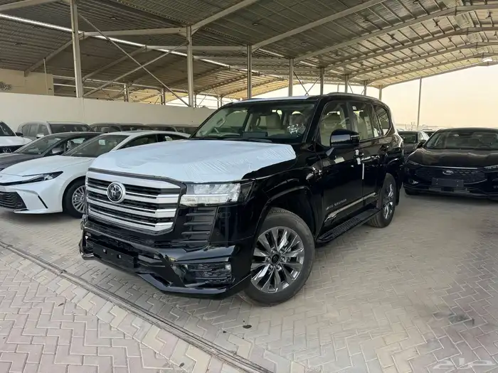 لاندكروزر (2025) L5 بنزين خليجي الساير متوفر الوان 0