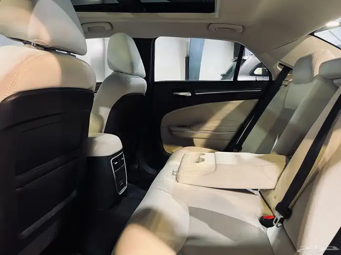 كرايزلر C300 V6 2015 8