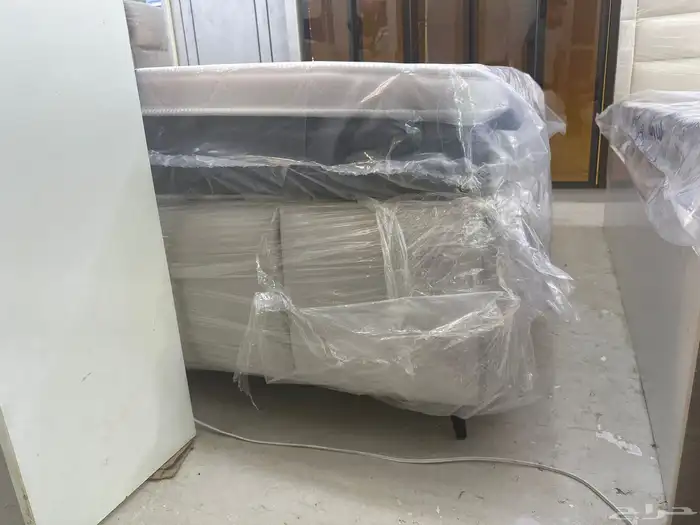 غرفة نوم كاملة  جودة عالية  كلها 7 قطع. 3