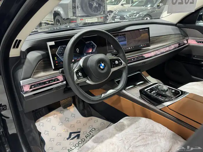 BMW 735i 2026 افضل الاسعار ضمان وصيانة مجانية 13