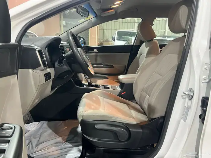 سبورتاج 2020 دبل عداد 70 الف المحرك بانزين 18