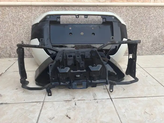 غطاء خلفي مع القاعدة باجيرو 2017 4