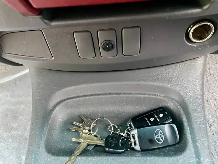 هايلوكس 2013 قير اتوماتيك (مخزن) 26