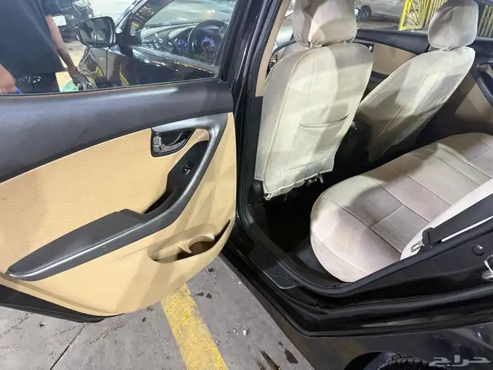 Hyundai Elantra 2014 GLS full option 3