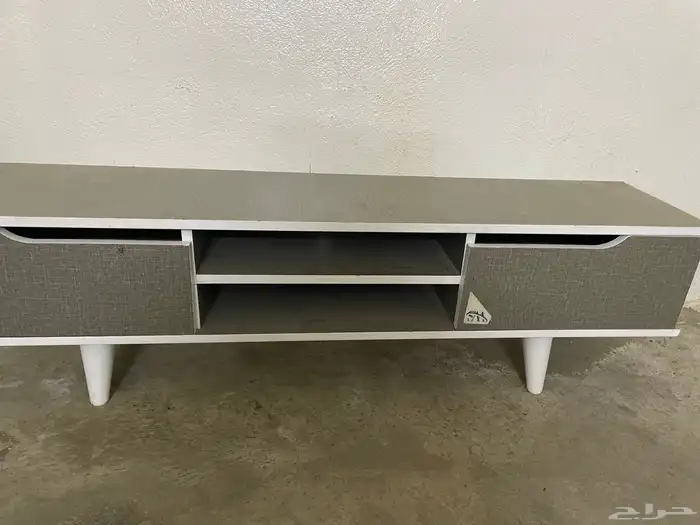 للبيع دولاب شاشة جديد 0