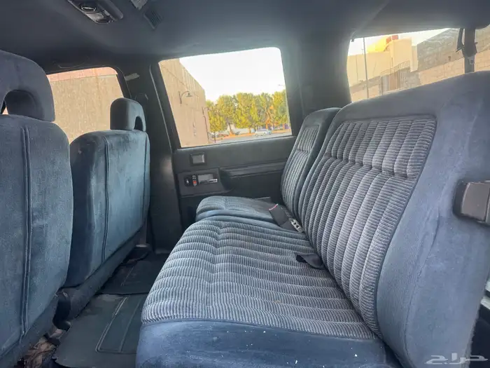 جي  ام سي سوبربان 1994 9