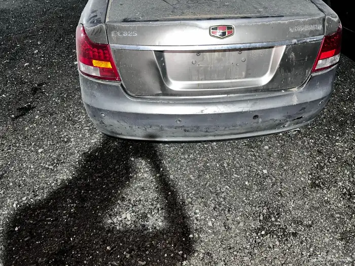 جيلي 8 تشليح قطع غيار 2