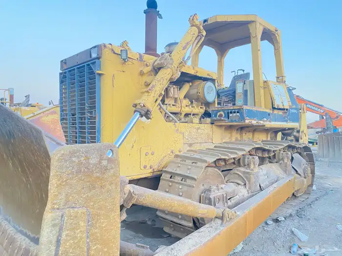 بلدوزر صغير وكبير D9R وحجم 155 للإيجار 0