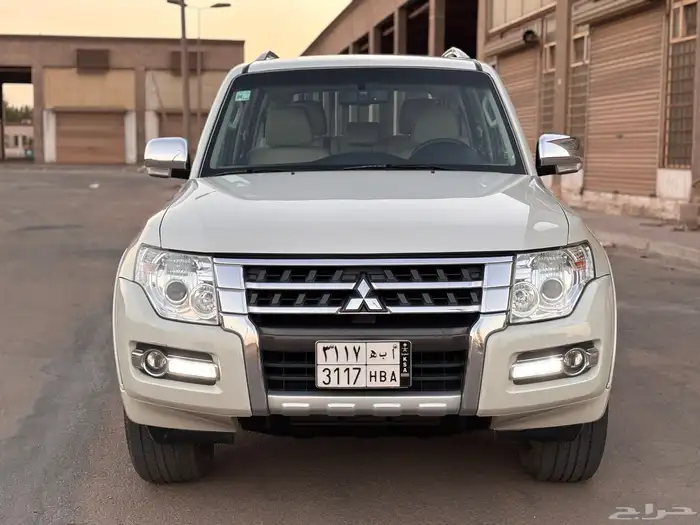 ميتسوبيشي باجيرو GLS 2022 43