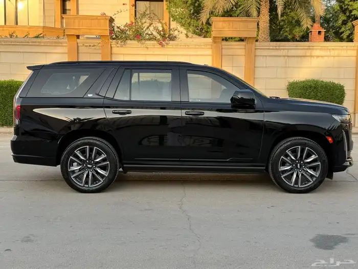 اسكاليد 23 اسود قصير بلاك اديشن 7