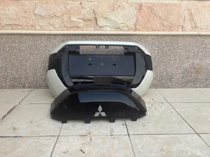 غطاء خلفي مع القاعدة باجيرو 2017 0