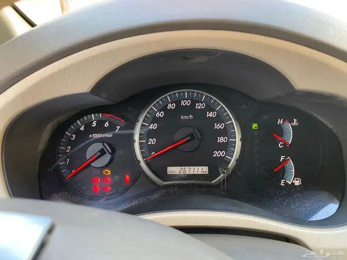 للبيع تويوتا انوفا موديل 2015 12