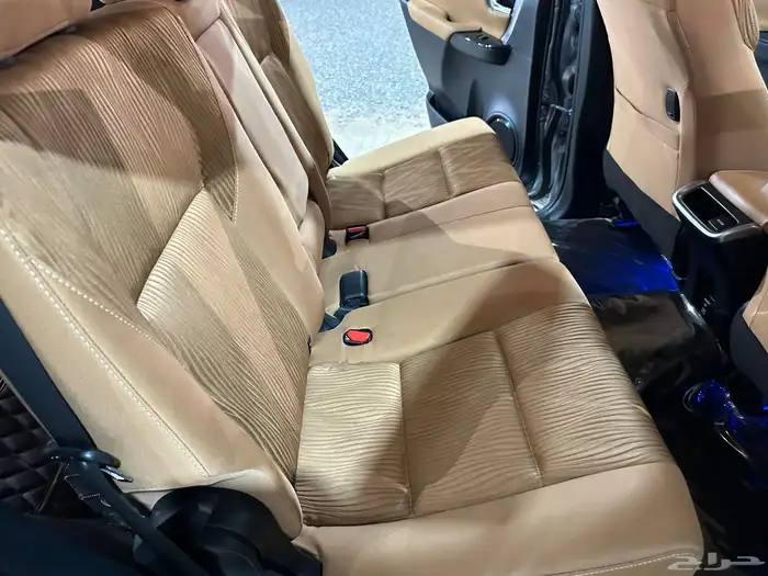 تويوتا فورشنر VX موديل 2023 عداد قليل بحالة الوكالة 21