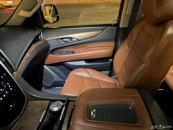 اسكاليد 2019 بريميوم (ملكي) الجميح نظيف جدا 74