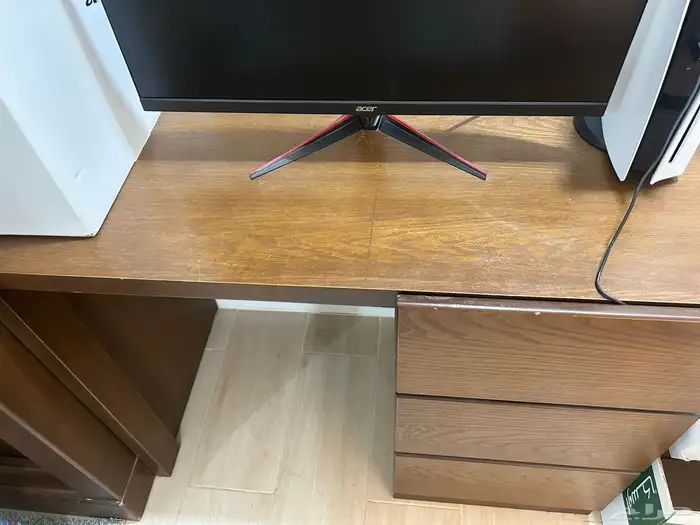 مكتب مستعمل للبيع 1