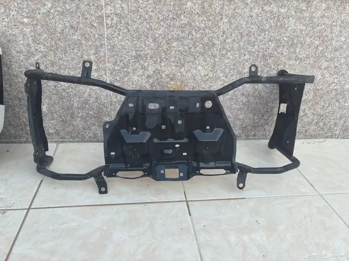 غطاء خلفي مع القاعدة باجيرو 2017 5