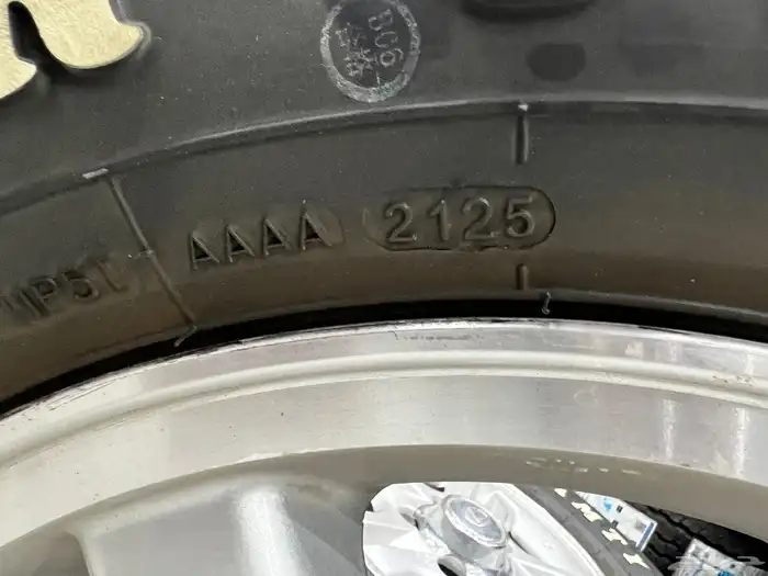 جنوط لكزس الحميد جدد مع طقم كفرات جديده 2025 5