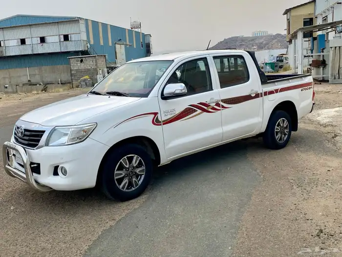 هايلوكس 2013 قير اتوماتيك (مخزن) 2