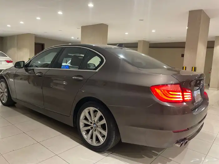 للبيع بي ام 530i 2013 11