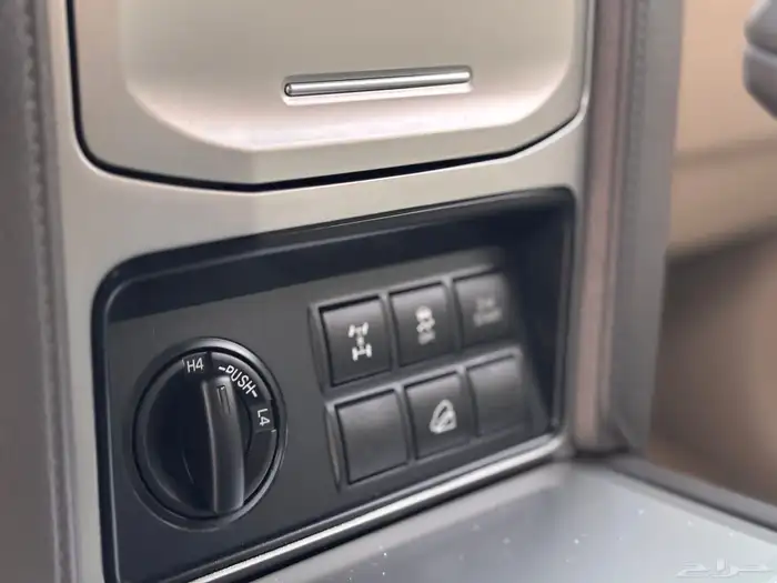 تويوتا برادوTXL 2022فل كامل عداد 64 الف 40